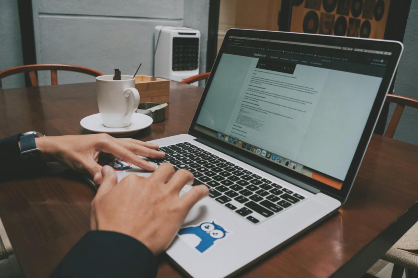 Teilnehmer arbeitet an Budgetvisualisierung